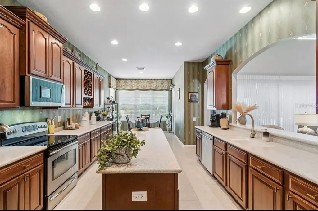 13800 Crest Lake Drive Hudson FL 34669