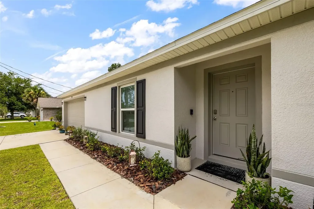 49 Llama Trail Palm Coast FL 32164