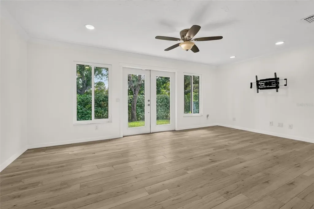 2129 Linwood Drive Sarasota FL 34232