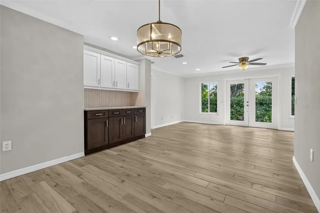 2129 Linwood Drive Sarasota FL 34232