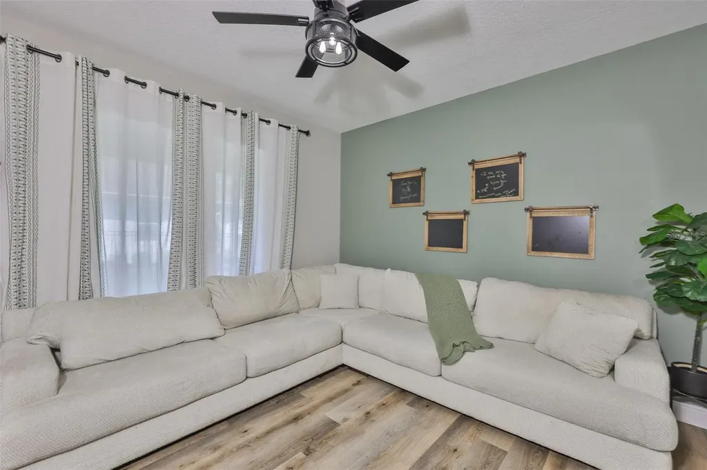 7912 Hampton Lake Drive Tampa FL 33647