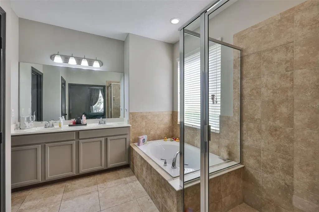 7912 Hampton Lake Drive Tampa FL 33647