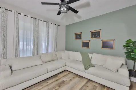 7912 Hampton Lake Drive Tampa FL 33647