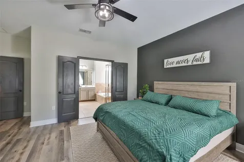 7912 Hampton Lake Drive Tampa FL 33647