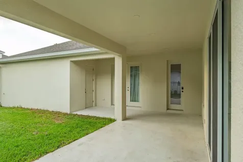 7912 Hampton Lake Drive Tampa FL 33647
