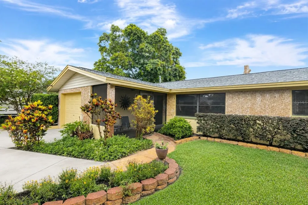 8165 Lark Street Seminole FL 33777