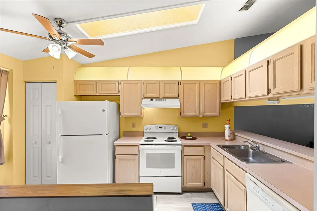 10483 SW 85th Court Ocala FL 34481