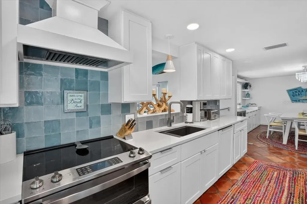 6203 Holmes Boulevard Holmes Beach FL 34217
