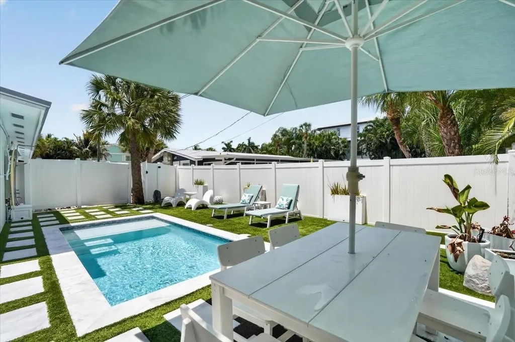 6203 Holmes Boulevard Holmes Beach FL 34217