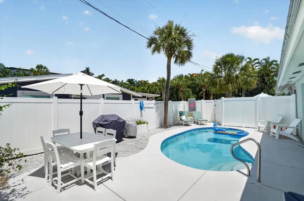 6203 Holmes Boulevard Holmes Beach FL 34217