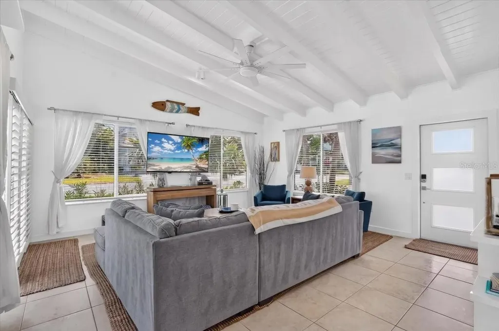 6203 Holmes Boulevard Holmes Beach FL 34217