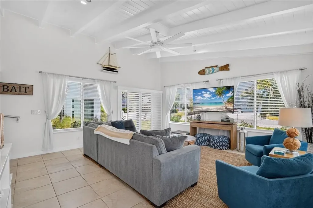 6203 Holmes Boulevard Holmes Beach FL 34217