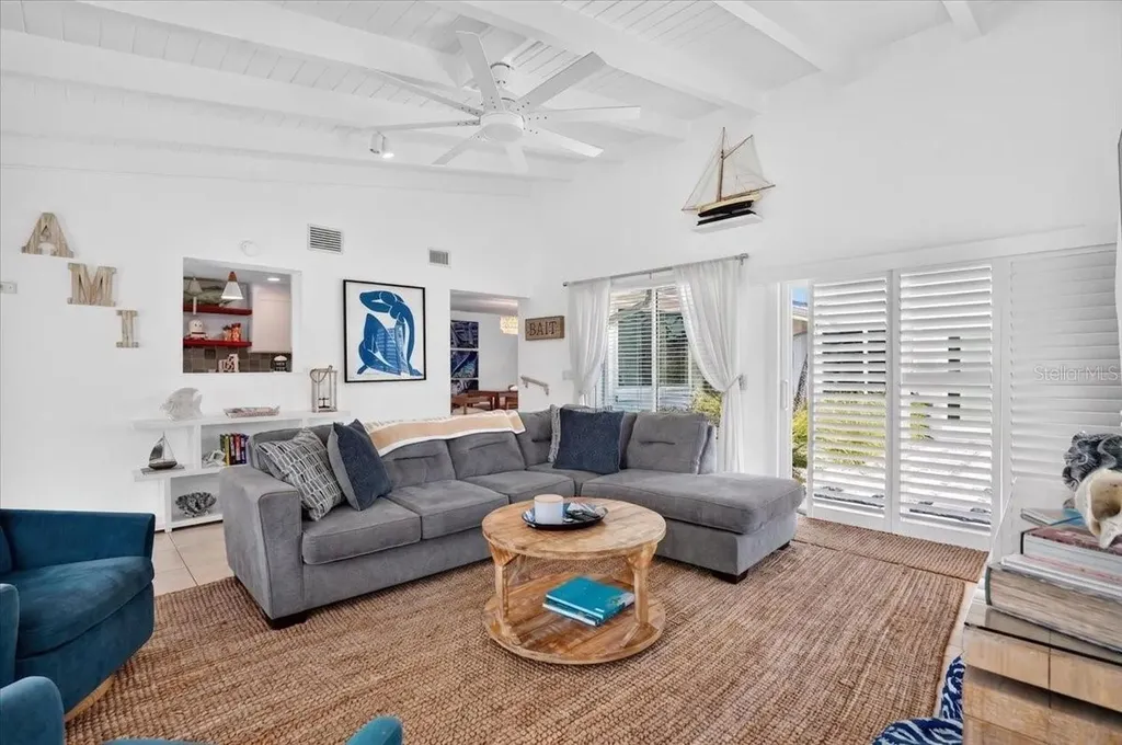 6203 Holmes Boulevard Holmes Beach FL 34217