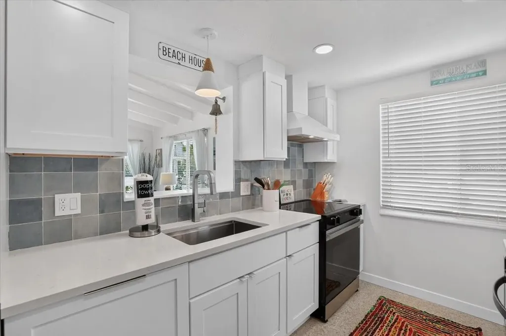 6203 Holmes Boulevard Holmes Beach FL 34217