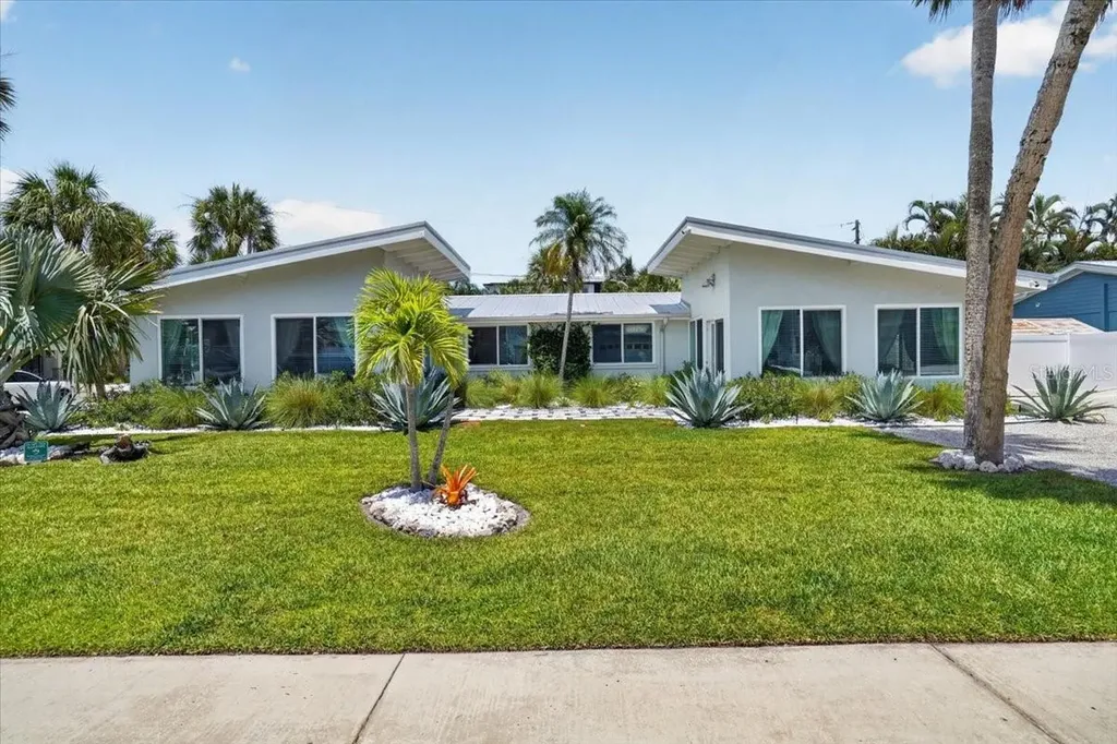 6203 Holmes Boulevard Holmes Beach FL 34217