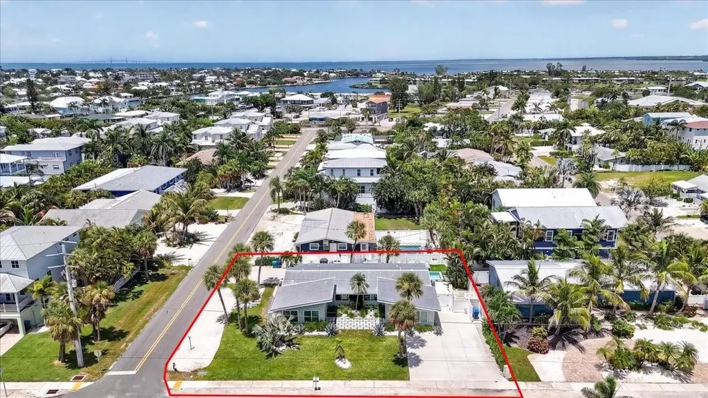 6203 Holmes Boulevard Holmes Beach FL 34217