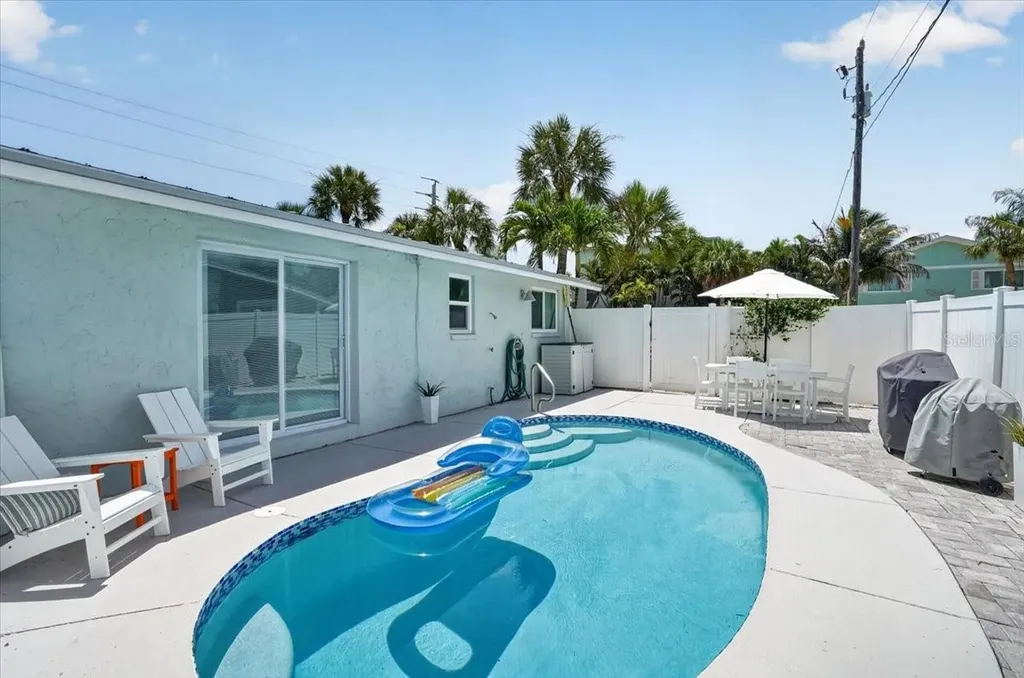 6203 Holmes Boulevard Holmes Beach FL 34217