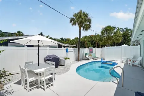6203 Holmes Boulevard Holmes Beach FL 34217