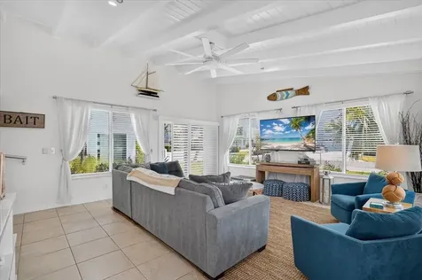 6203 Holmes Boulevard Holmes Beach FL 34217