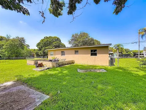 202 N 39th Street Fort Pierce FL 34947