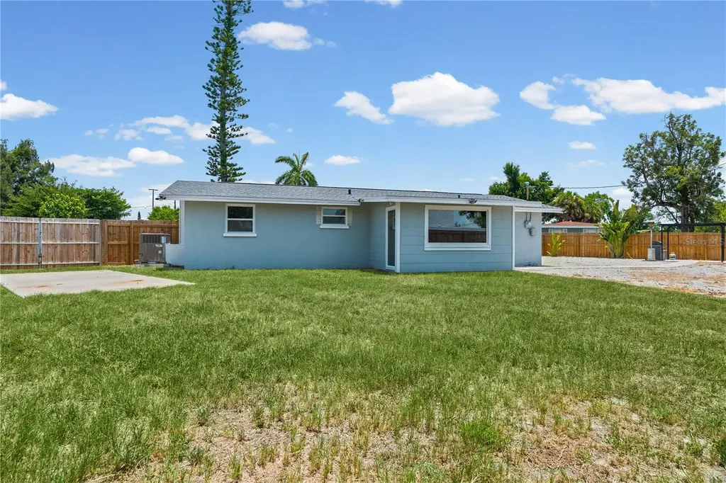 3012 15th Street W Bradenton FL 34205