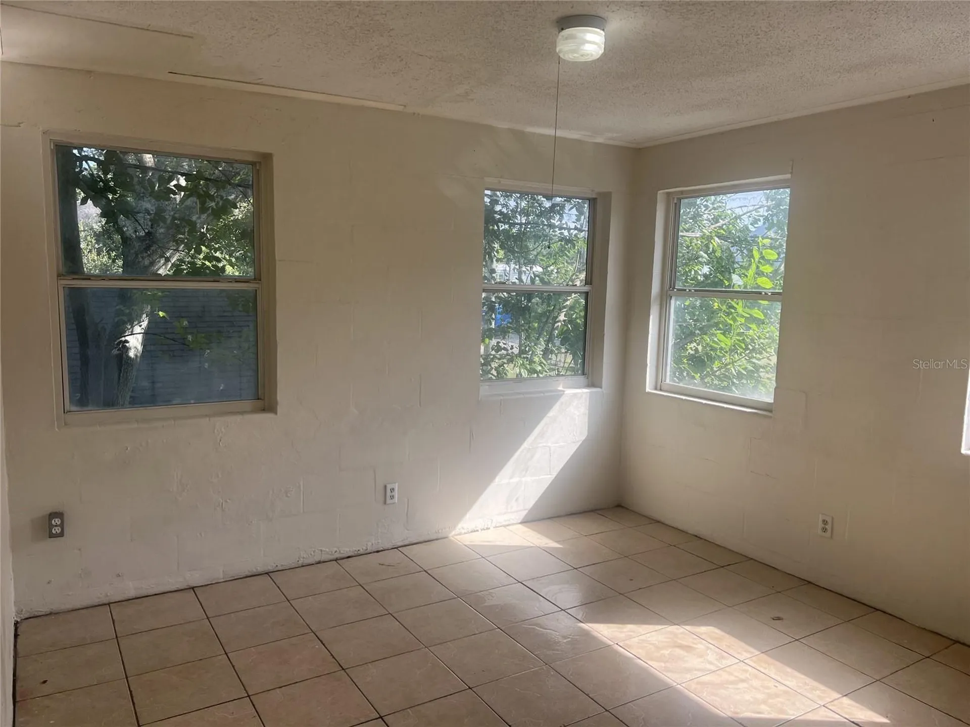 543 Division Street Daytona Beach FL 32114