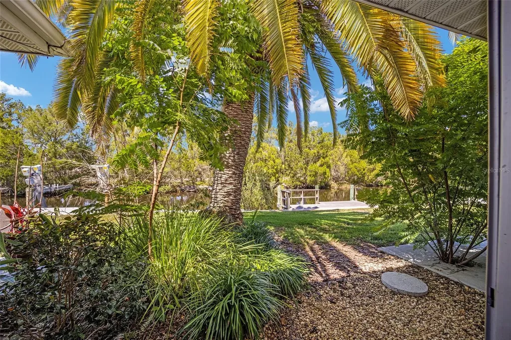 11364 W Bayshore Drive Crystal River FL 34429