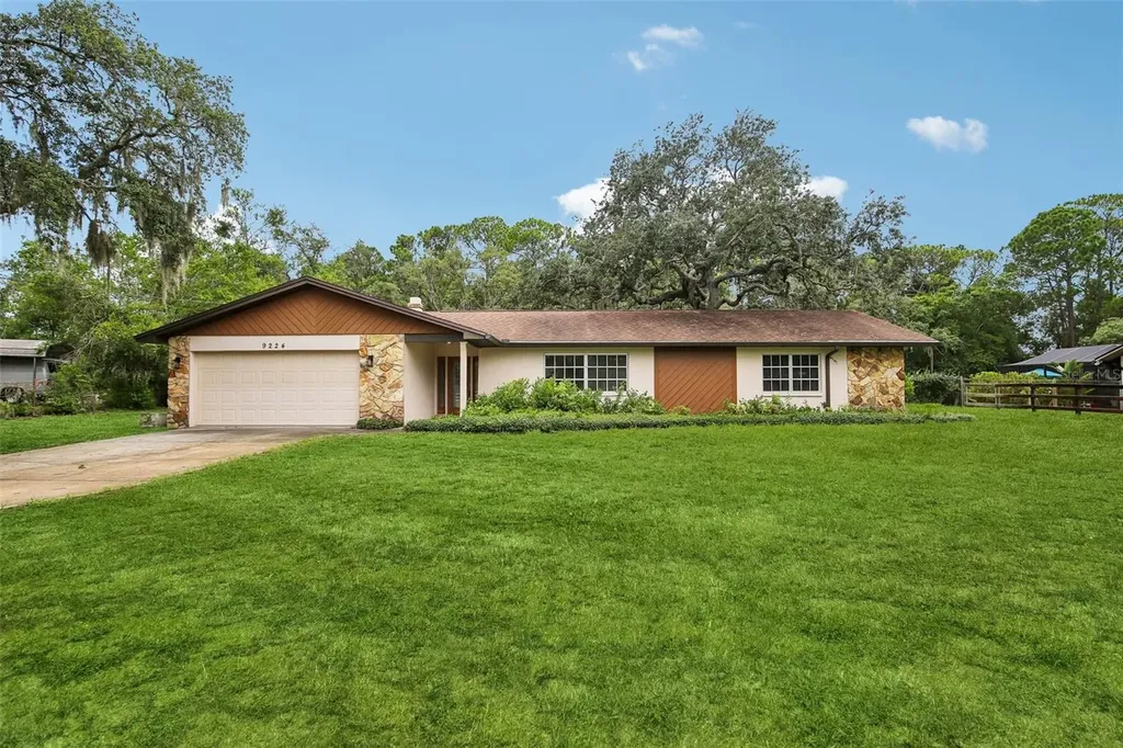 9224 Lakeview Drive New Port Richey FL 34654