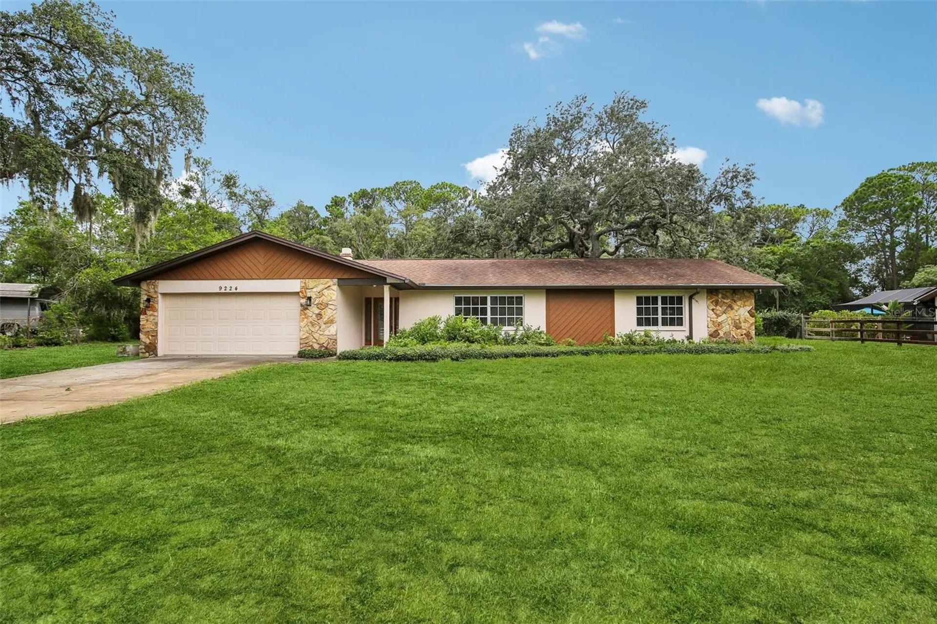 9224 Lakeview Drive New Port Richey FL 34654