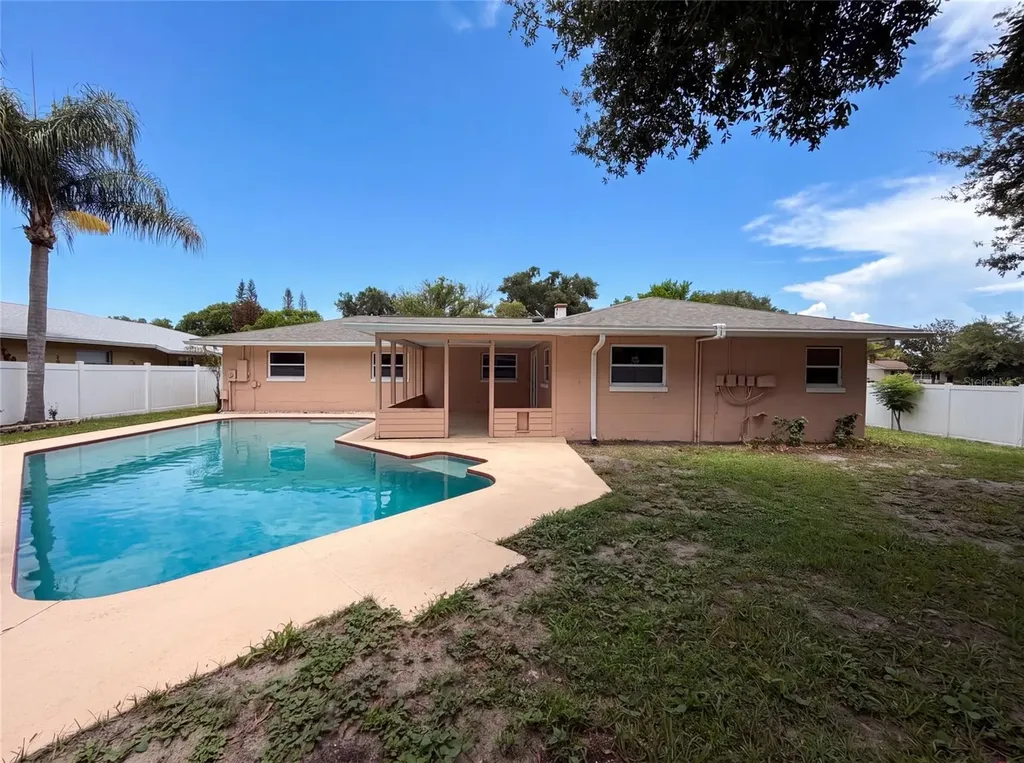 2223 Conifer Avenue Winter Park FL 32792