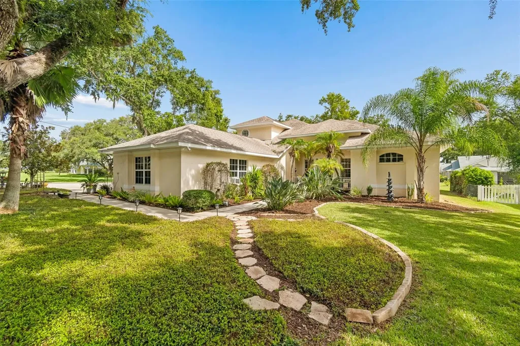 1514 Booth Drive Valrico FL 33594