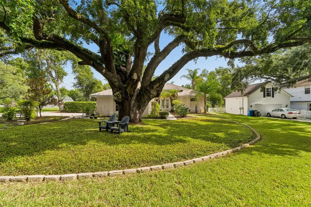 1514 Booth Drive Valrico FL 33594