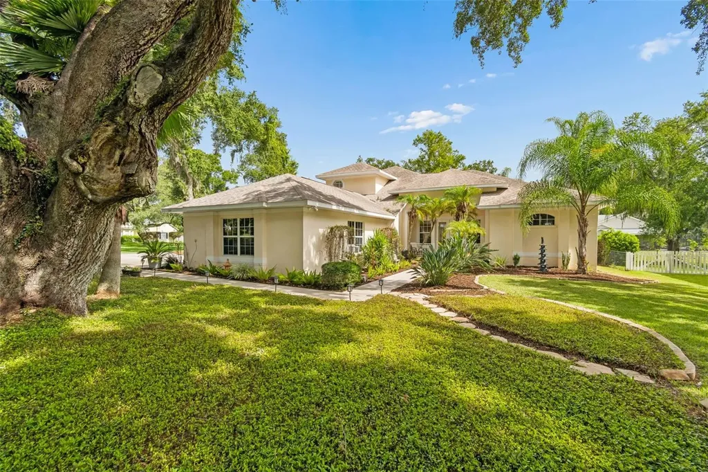 1514 Booth Drive Valrico FL 33594