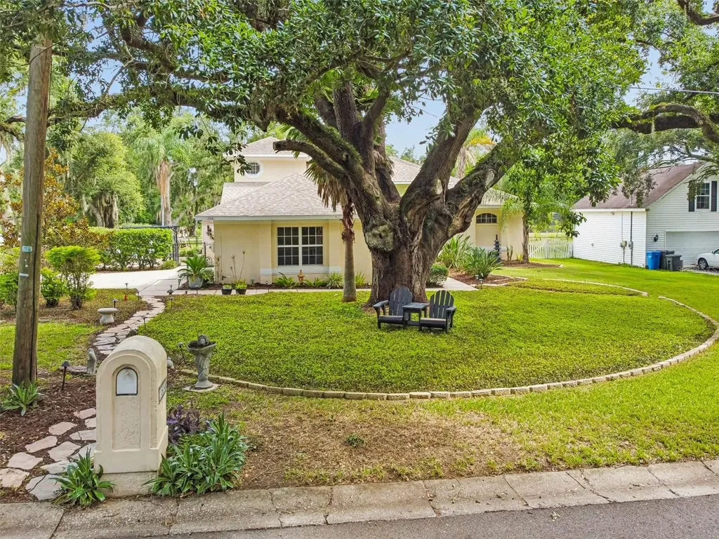 1514 Booth Drive Valrico FL 33594