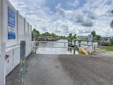 8407 Quartz Place Tampa FL 33615