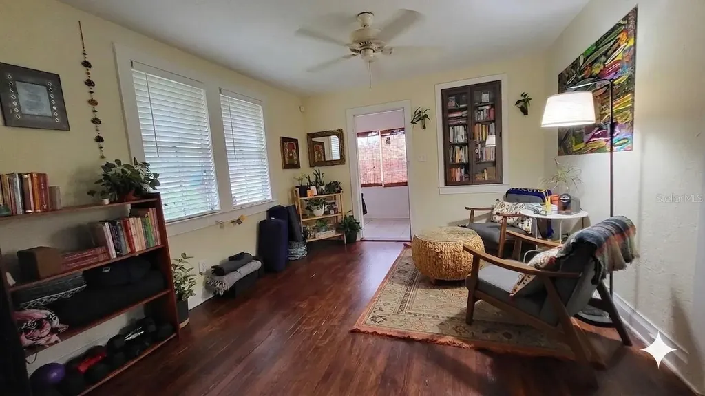 919 W Woodlawn Avenue Tampa FL 33603