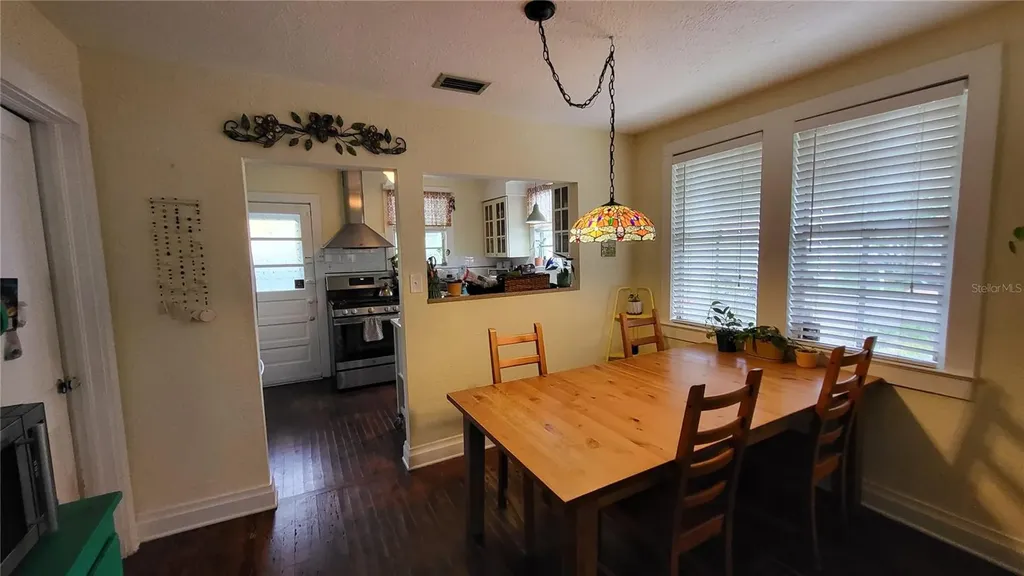 919 W Woodlawn Avenue Tampa FL 33603