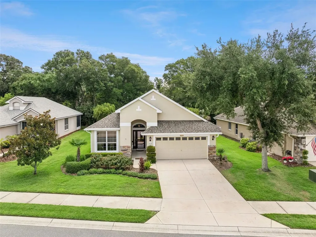 8270 Bridgeport Bay Circle Mount Dora FL 32757