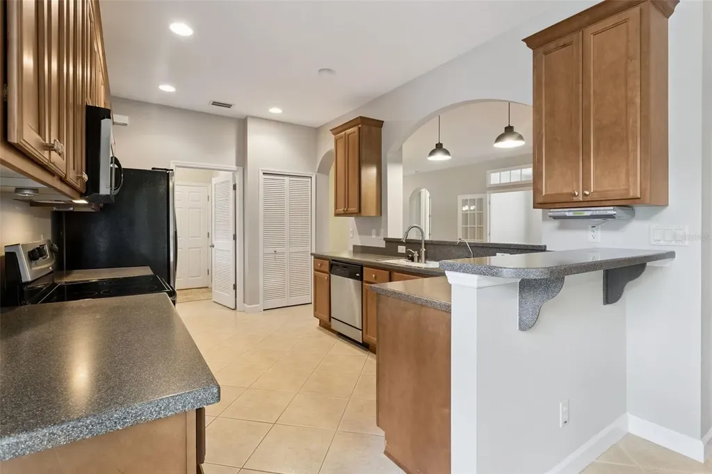 8270 Bridgeport Bay Circle Mount Dora FL 32757