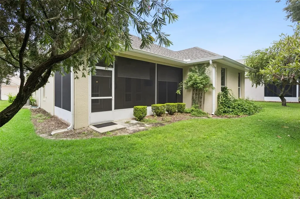 8270 Bridgeport Bay Circle Mount Dora FL 32757