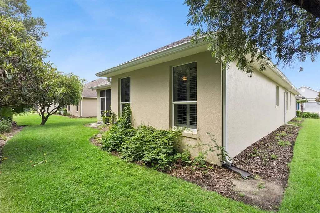 8270 Bridgeport Bay Circle Mount Dora FL 32757