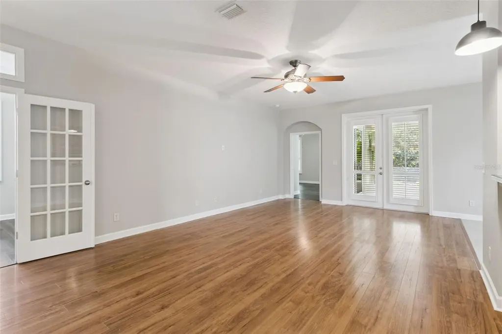 8270 Bridgeport Bay Circle Mount Dora FL 32757