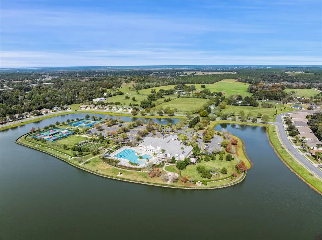 8270 Bridgeport Bay Circle Mount Dora FL 32757