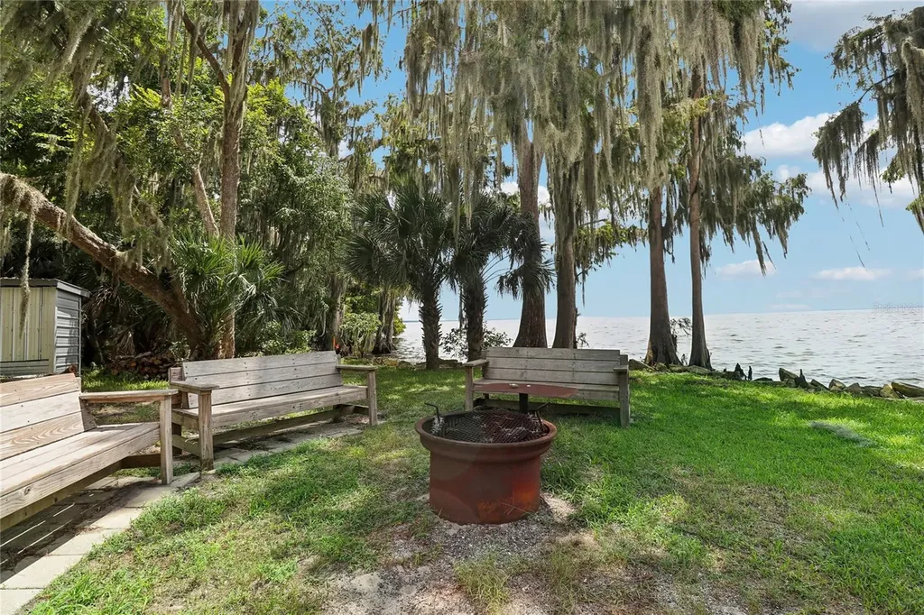 225 Gardenia Avenue Georgetown FL 32139