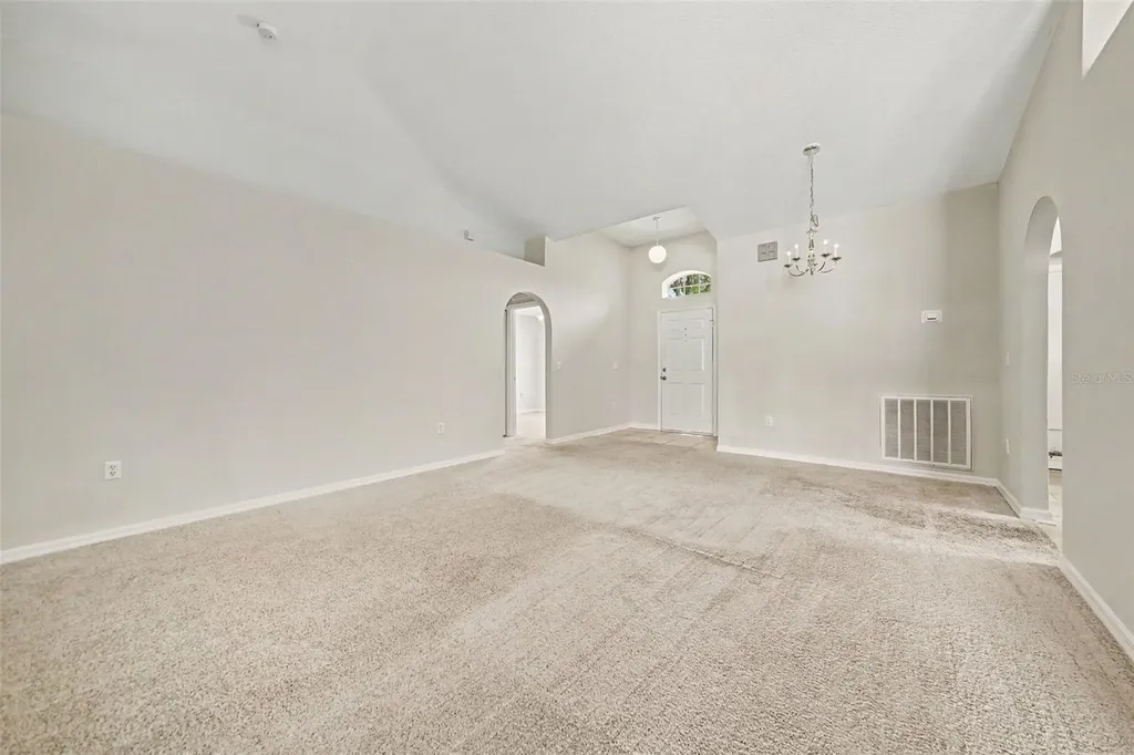 2122 Aitkin Loop Leesburg FL 34748