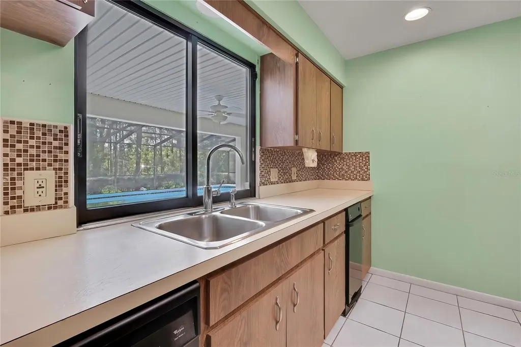 12 Mayflower Court E Homosassa FL 34446