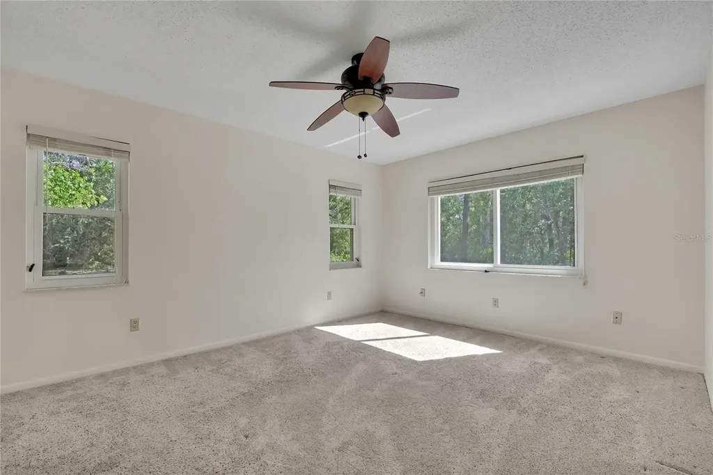 12 Mayflower Court E Homosassa FL 34446