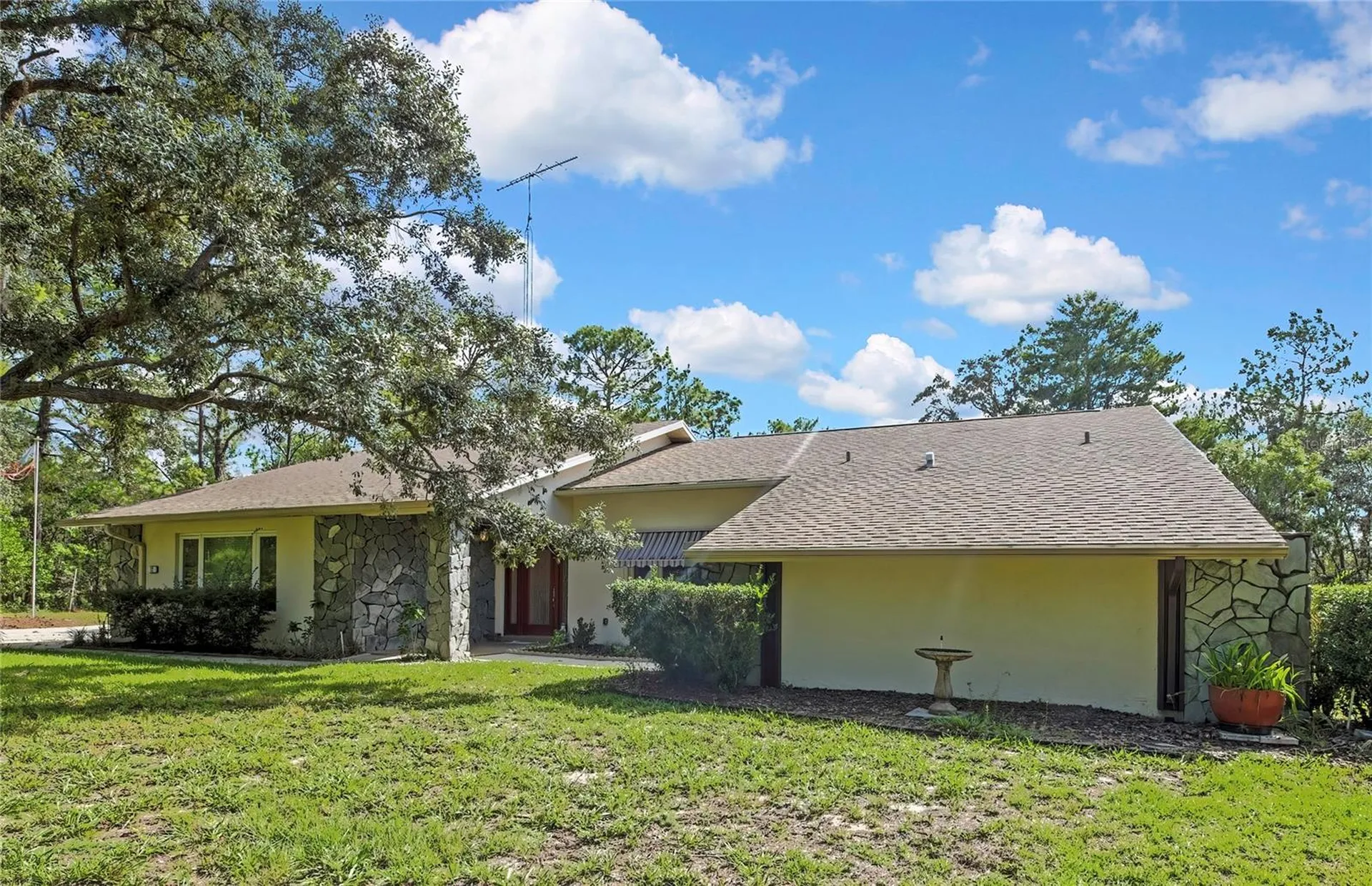 12 Mayflower Court E Homosassa FL 34446