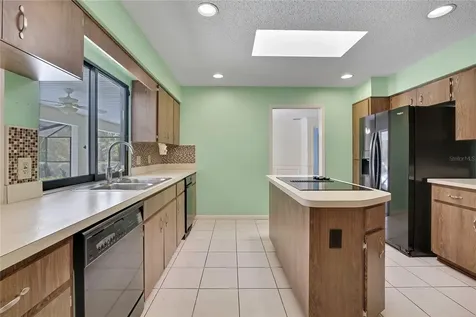 12 Mayflower Court E Homosassa FL 34446