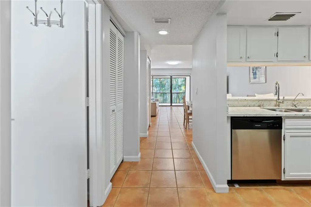 4574 Ringwood Meadow Sarasota FL 34235